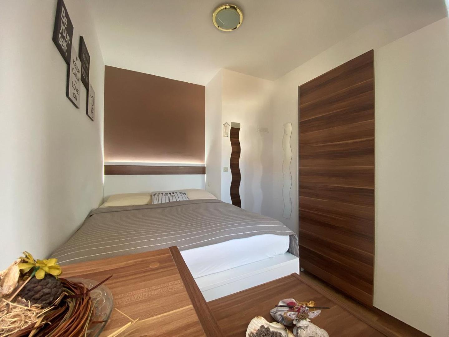 Charming Apartments Dodo Krk Town Exterior photo
