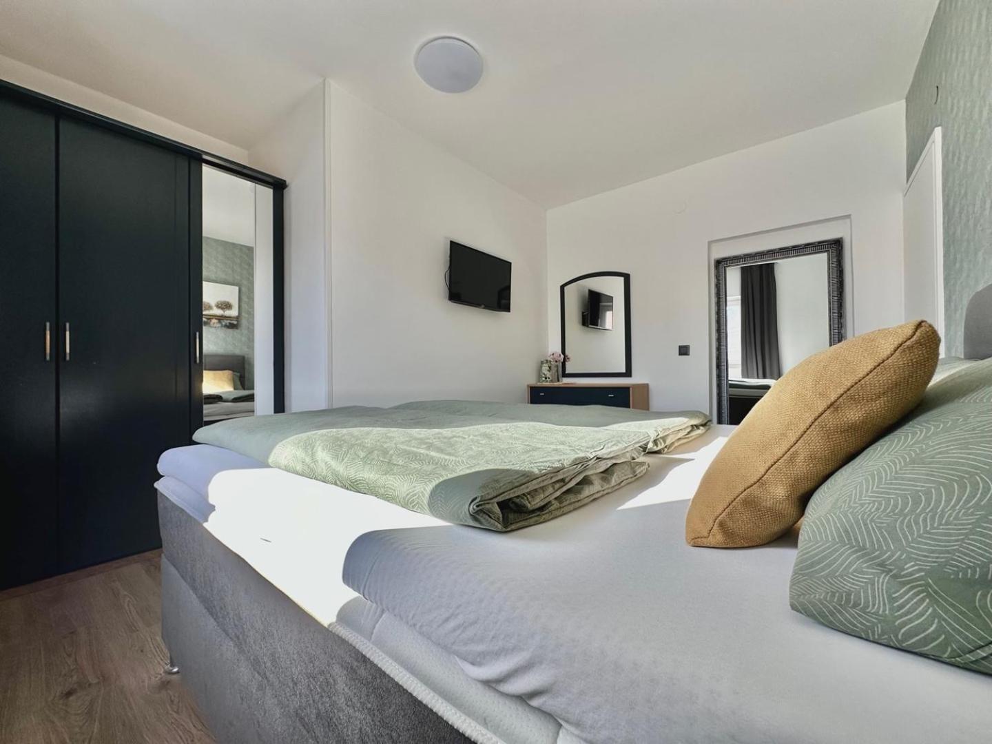 Charming Apartments Dodo Krk Town Exterior photo