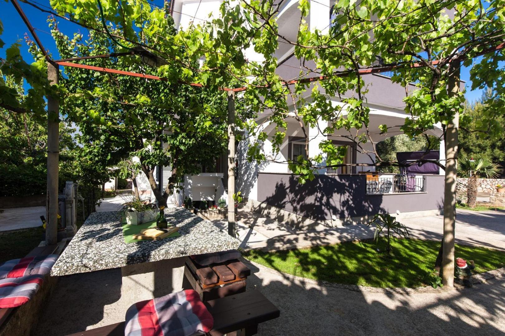 Charming Apartments Dodo Krk Town Exterior photo